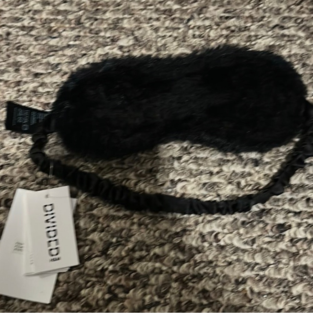 H&M Fluffy Sleep mask